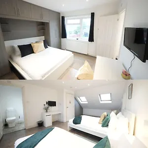  Homestay Grand Airport Ensuites